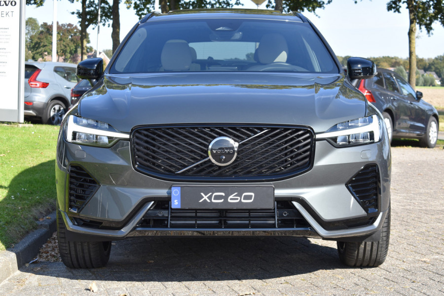 Volvo XC60 T6 AWD 350PK Plug-in Hybrid Ultra Dark | Nieuw | Luchtvering | 21"LMV | 360 camera | Panodak | HUD | H&K |