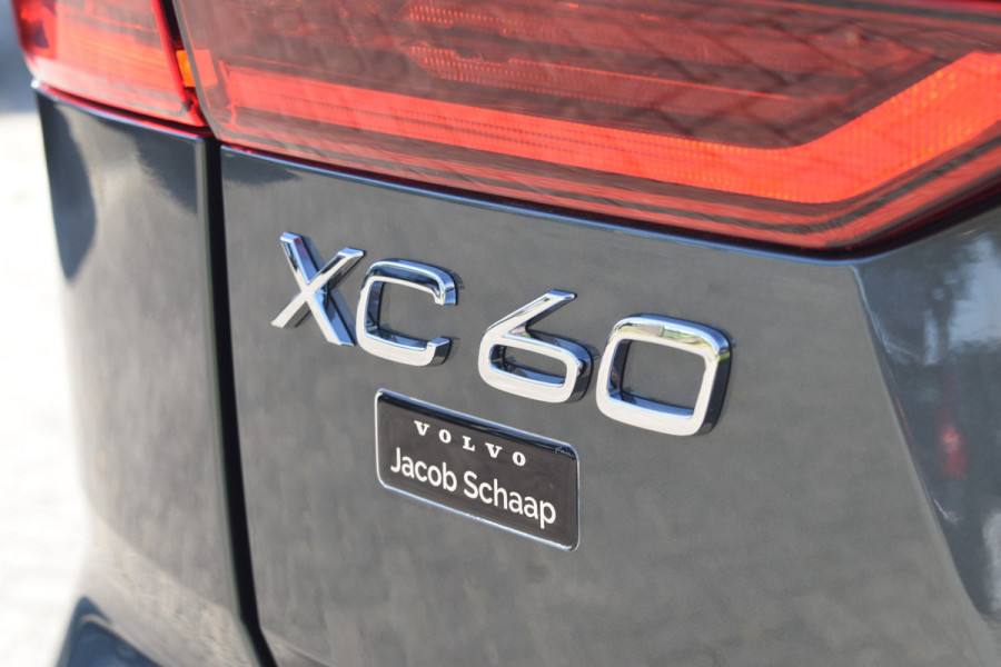 Volvo XC60 T6 AWD 350PK Plug-in Hybrid Ultra Dark | Nieuw | Luchtvering | 21"LMV | 360 camera | Panodak | HUD | H&K |