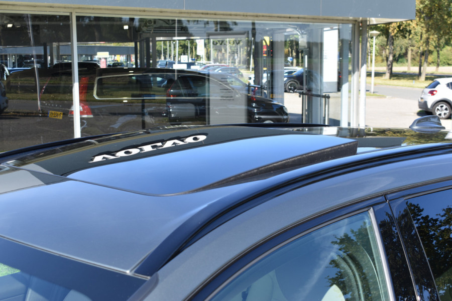 Volvo XC60 T6 AWD 350PK Plug-in Hybrid Ultra Dark | Nieuw | Luchtvering | 21"LMV | 360 camera | Panodak | HUD | H&K |