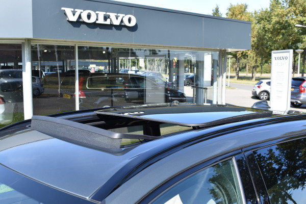 Volvo XC60 T6 AWD 350PK Plug-in Hybrid Ultra Dark | Nieuw | Luchtvering | 21"LMV | 360 camera | Panodak | HUD | H&K |