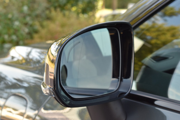 Volvo XC60 T6 AWD 350PK Plug-in Hybrid Ultra Dark | Nieuw | Luchtvering | 21"LMV | 360 camera | Panodak | HUD | H&K |