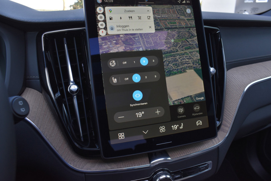 Volvo XC60 T6 AWD 350PK Plug-in Hybrid Ultra Dark | Nieuw | Luchtvering | 21"LMV | 360 camera | Panodak | HUD | H&K |