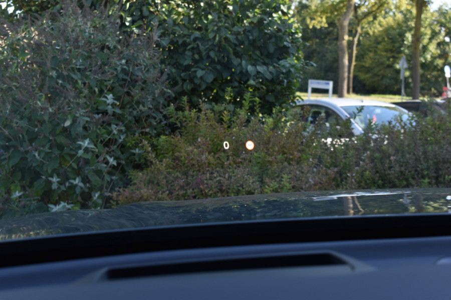 Volvo XC60 T6 AWD 350PK Plug-in Hybrid Ultra Dark | Nieuw | Luchtvering | 21"LMV | 360 camera | Panodak | HUD | H&K |