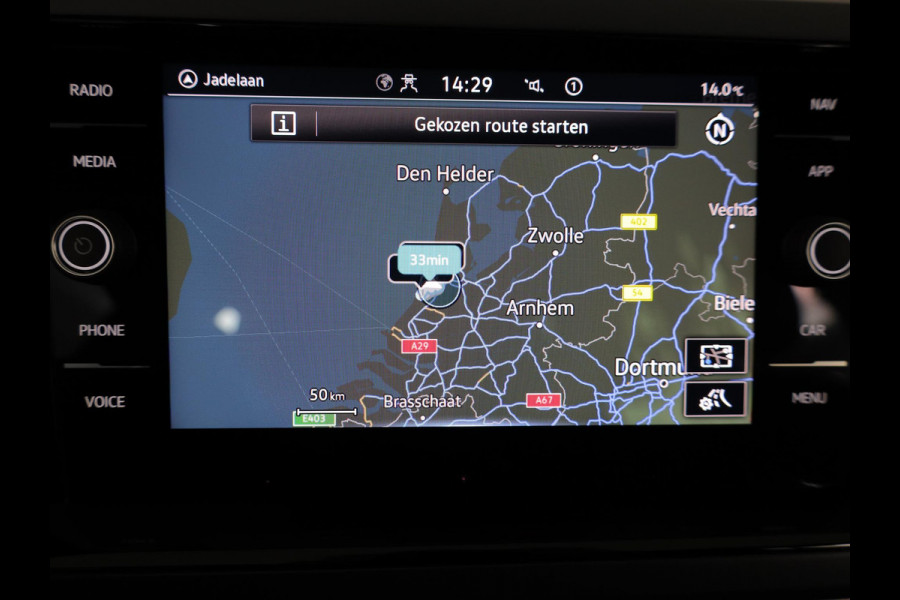 Volkswagen Polo 1.0 TSI R-Line 110pk DSG| Navi| 17'LMvelgen | Matrix LEDlampen| Digital display