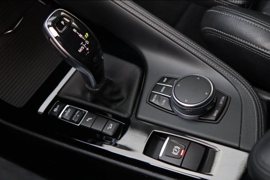 BMW X1 XDrive25i M Sport / PANODAK / HUD / KEYLESS / MEMORY / H&K / CAMERA