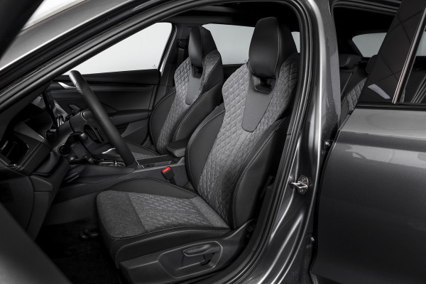 Škoda Octavia Combi 1.5 TSI MHEV 150 PK Sportline Tour | S/K-Panodak | Dig. Cockpit | Elek. Trekhaak | Adapt. Cruise | Winterpakket | Camera | NAV + App. Connect | ECC | Elek.  Klep | DAB | LM 18" | 7645 Škoda Octavia Combi 1.5 TSI MHEV 150 PK Sportline Tour | S/K-Panodak | Dig. Cockpit | Elek. Trekhaak | Adapt. Cruise | Winterpakket | Camera | NAV + App. Connect | ECC | Elek.  Klep | DAB | LM 18" | 7645