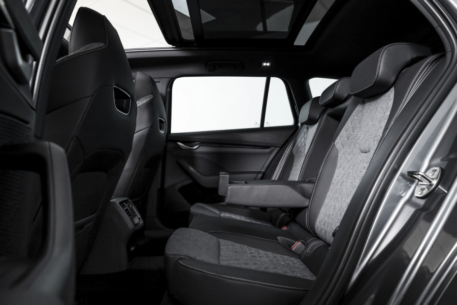 Škoda Octavia Combi 1.5 TSI MHEV 150 PK Sportline Tour | S/K-Panodak | Dig. Cockpit | Elek. Trekhaak | Adapt. Cruise | Winterpakket | Camera | NAV + App. Connect | ECC | Elek.  Klep | DAB | LM 18" | 7645 Škoda Octavia Combi 1.5 TSI MHEV 150 PK Sportline Tour | S/K-Panodak | Dig. Cockpit | Elek. Trekhaak | Adapt. Cruise | Winterpakket | Camera | NAV + App. Connect | ECC | Elek.  Klep | DAB | LM 18" | 7645