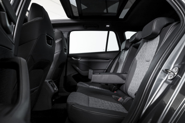 Škoda Octavia Combi 1.5 TSI MHEV 150 PK Sportline Tour | S/K-Panodak | Dig. Cockpit | Elek. Trekhaak | Adapt. Cruise | Winterpakket | Camera | NAV + App. Connect | ECC | Elek.  Klep | DAB | LM 18" | 7645 Škoda Octavia Combi 1.5 TSI MHEV 150 PK Sportline Tour | S/K-Panodak | Dig. Cockpit | Elek. Trekhaak | Adapt. Cruise | Winterpakket | Camera | NAV + App. Connect | ECC | Elek.  Klep | DAB | LM 18" | 7645