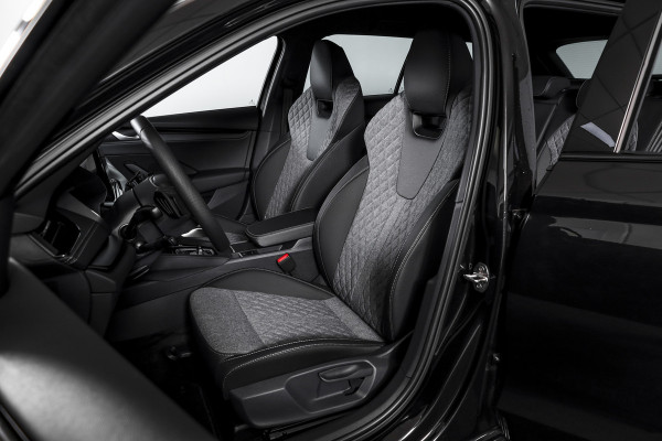 Škoda Octavia Combi 1.5 TSI MHEV 150 PK Sportline Tour | Dig. Cockpit | Elek. Trekhaak | Adapt. Cruise | Winterpakket | Camera | NAV + App. Connect | ECC | Elek.  Klep | DAB | LM 18" | 6370
