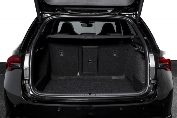Škoda Octavia Combi 1.5 TSI MHEV 150 PK Sportline Tour | Dig. Cockpit | Elek. Trekhaak | Adapt. Cruise | Winterpakket | Camera | NAV + App. Connect | ECC | Elek.  Klep | DAB | LM 18" | 6370