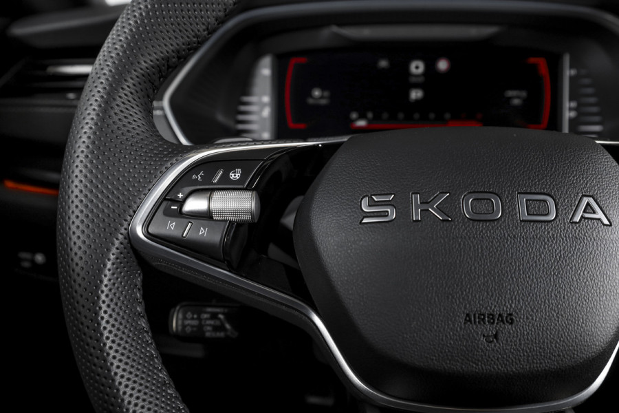 Škoda Octavia Combi 1.5 TSI MHEV 150 PK Sportline Tour | Dig. Cockpit | Elek. Trekhaak | Adapt. Cruise | Winterpakket | Camera | NAV + App. Connect | ECC | Elek.  Klep | DAB | LM 18" | 6370