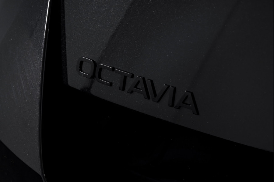Škoda Octavia Combi 1.5 TSI MHEV 150 PK Sportline Tour | Dig. Cockpit | Elek. Trekhaak | Adapt. Cruise | Winterpakket | Camera | NAV + App. Connect | ECC | Elek.  Klep | DAB | LM 18" | 6370