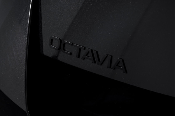 Škoda Octavia Combi 1.5 TSI MHEV 150 PK Sportline Tour | Dig. Cockpit | Elek. Trekhaak | Adapt. Cruise | Winterpakket | Camera | NAV + App. Connect | ECC | Elek.  Klep | DAB | LM 18" | 6370