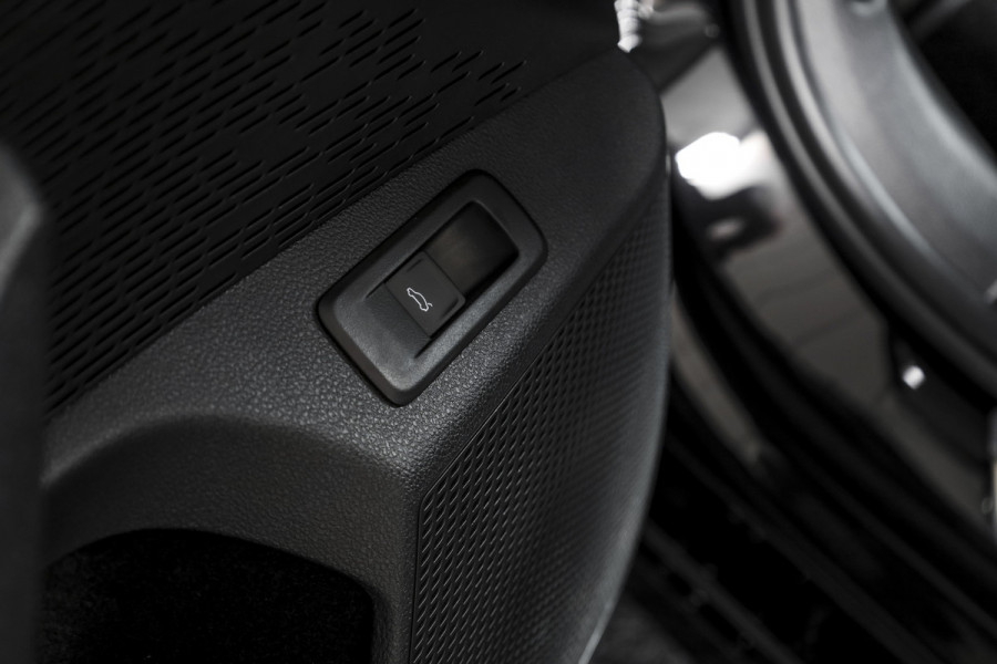 Škoda Octavia Combi 1.5 TSI MHEV 150 PK Sportline Tour | Dig. Cockpit | Elek. Trekhaak | Adapt. Cruise | Winterpakket | Camera | NAV + App. Connect | ECC | Elek.  Klep | DAB | LM 18" | 6370