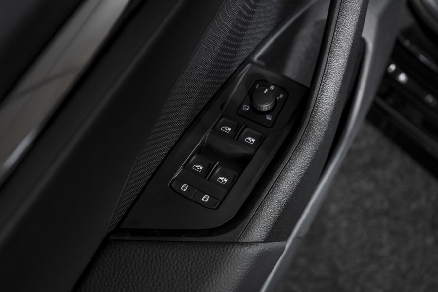 Škoda Octavia Combi 1.5 TSI MHEV 150 PK Sportline Tour | Dig. Cockpit | Elek. Trekhaak | Adapt. Cruise | Winterpakket | Camera | NAV + App. Connect | ECC | Elek.  Klep | DAB | LM 18" | 6370