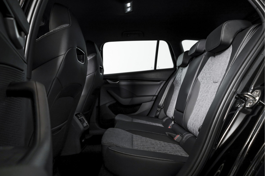 Škoda Octavia Combi 1.5 TSI MHEV 150 PK Sportline Tour | Dig. Cockpit | Elek. Trekhaak | Adapt. Cruise | Winterpakket | Camera | NAV + App. Connect | ECC | Elek.  Klep | DAB | LM 18" | 6370