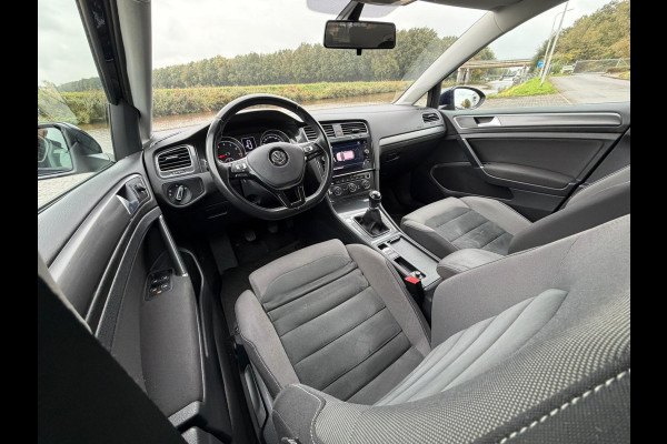 Volkswagen Golf 1.0 TSI Highline Volkswagen Golf 1.0 TSI Highline