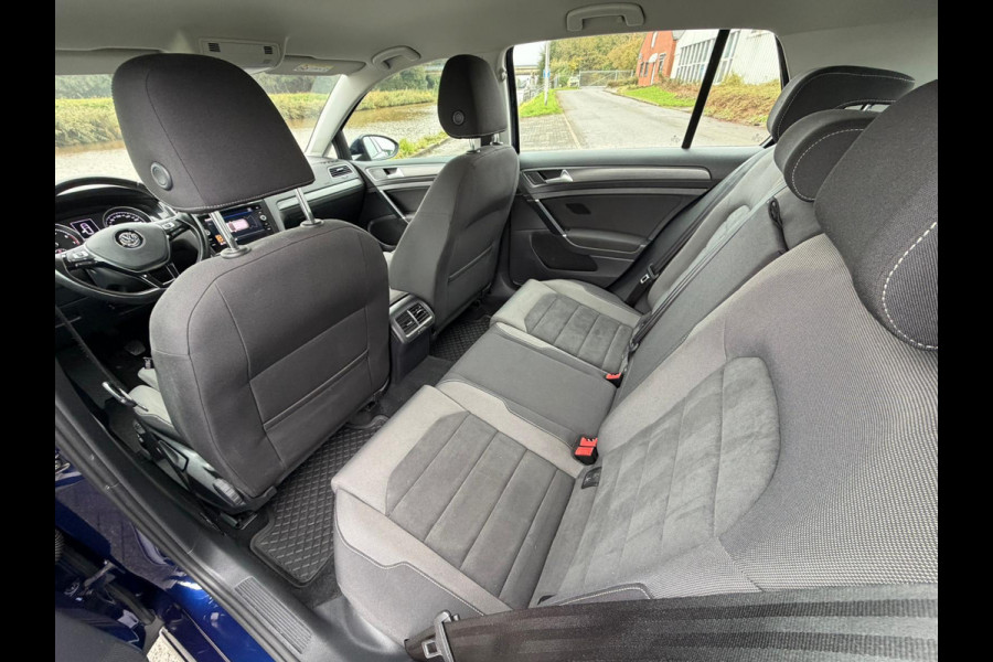 Volkswagen Golf 1.0 TSI Highline Volkswagen Golf 1.0 TSI Highline