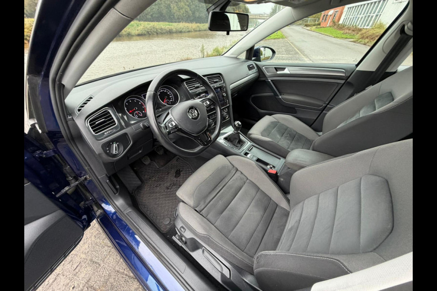 Volkswagen Golf 1.0 TSI Highline Volkswagen Golf 1.0 TSI Highline