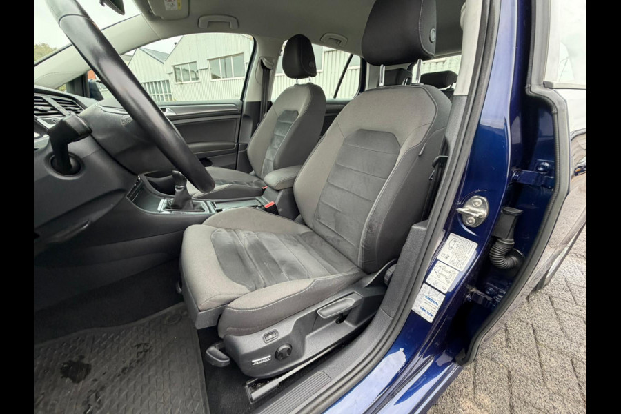 Volkswagen Golf 1.0 TSI Highline Volkswagen Golf 1.0 TSI Highline