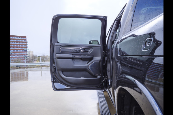 Dodge Ram | 1500 | Limited | Night | 3.0L Twin-Turbo I6 | High Output | BPM-VRIJ | Passenger Display | 14,4 Touch Screen | Harman Kardon | RAMBOX Getoonde accessoires zijn verkrijgbaar tegen meerprijs