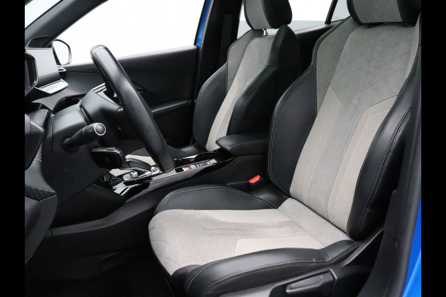Peugeot e-2008 EV GT 50 kWh 360° Camera | Adapt. Cruise | Parkeersens. v+a | Stoelverw. | Panoramadak Peugeot e-2008 EV GT 50 kWh 360° Camera | Adapt. Cruise | Parkeersens. v+a | Stoelverw. | Panoramadak