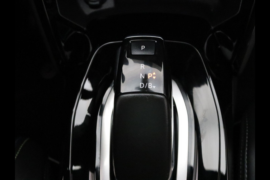 Peugeot e-2008 EV GT 50 kWh 360° Camera | Adapt. Cruise | Parkeersens. v+a | Stoelverw. | Panoramadak Peugeot e-2008 EV GT 50 kWh 360° Camera | Adapt. Cruise | Parkeersens. v+a | Stoelverw. | Panoramadak