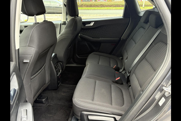Ford Kuga 1.5 EcoBoost Titanium 150pk | Head Up Display | Matrix LED | Winterpack | Trekhaak | 1.800kg Trekgewicht Ford Kuga 1.5 EcoBoost Titanium 150pk | Head Up Display | Matrix LED | Winterpack | Trekhaak | 1.800kg Trekgewicht