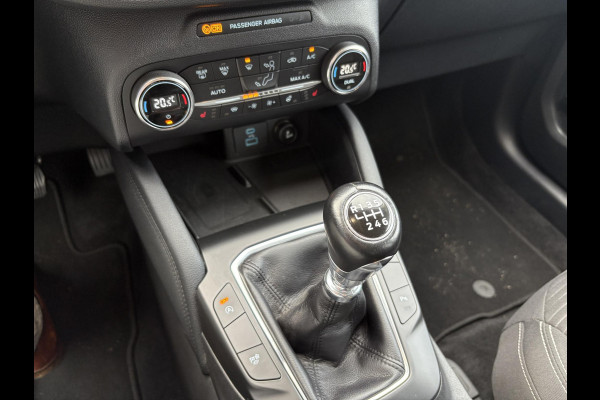Ford Kuga 1.5 EcoBoost Titanium 150pk | Head Up Display | Matrix LED | Winterpack | Trekhaak | 1.800kg Trekgewicht Ford Kuga 1.5 EcoBoost Titanium 150pk | Head Up Display | Matrix LED | Winterpack | Trekhaak | 1.800kg Trekgewicht