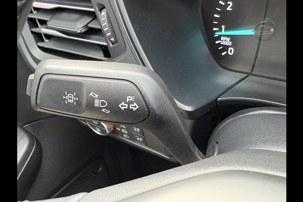 Ford Kuga 1.5 EcoBoost Titanium 150pk | Head Up Display | Matrix LED | Winterpack | Trekhaak | 1.800kg Trekgewicht Ford Kuga 1.5 EcoBoost Titanium 150pk | Head Up Display | Matrix LED | Winterpack | Trekhaak | 1.800kg Trekgewicht