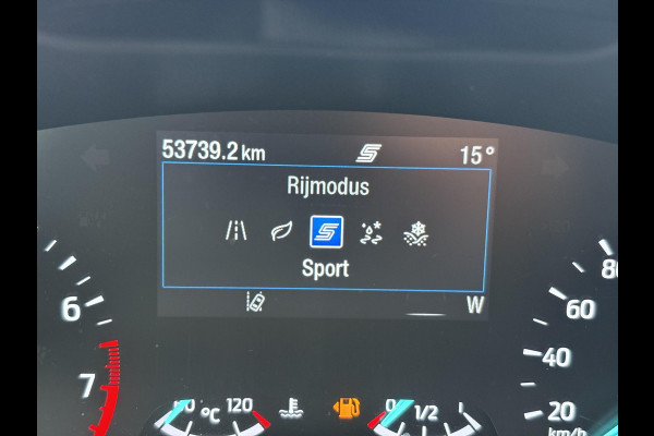Ford Kuga 1.5 EcoBoost Titanium 150pk | Head Up Display | Matrix LED | Winterpack | Trekhaak | 1.800kg Trekgewicht Ford Kuga 1.5 EcoBoost Titanium 150pk | Head Up Display | Matrix LED | Winterpack | Trekhaak | 1.800kg Trekgewicht