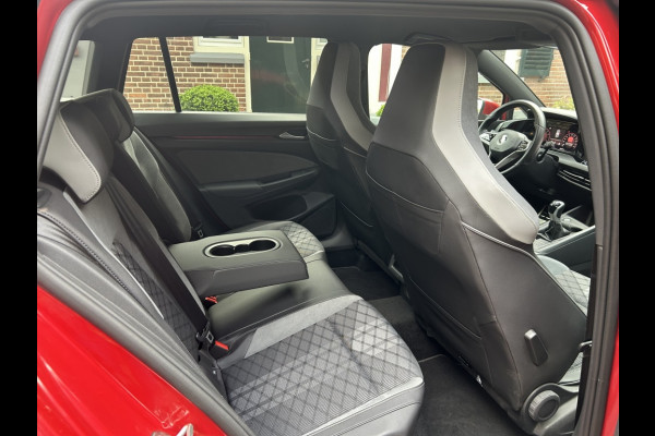 Volkswagen GOLF Variant 1.5 TSI 130pk R-Line Navi, ACC, Carplay, Trekhaak elektr. Volkswagen GOLF Variant 1.5 TSI 130pk R-Line Navi, ACC, Carplay, Trekhaak elektr.