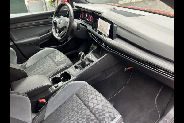 Volkswagen GOLF Variant 1.5 TSI 130pk R-Line Navi, ACC, Carplay, Trekhaak elektr. Volkswagen GOLF Variant 1.5 TSI 130pk R-Line Navi, ACC, Carplay, Trekhaak elektr.