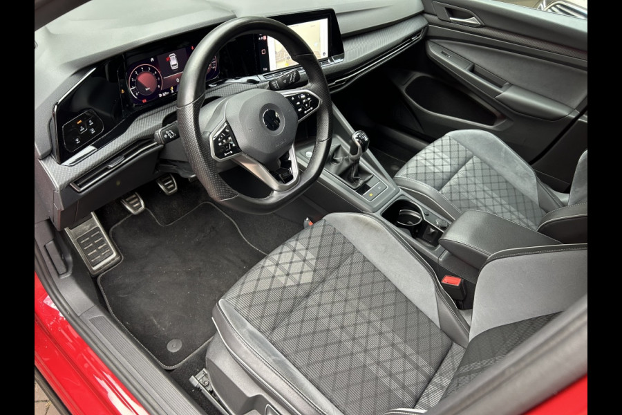 Volkswagen GOLF Variant 1.5 TSI 130pk R-Line Navi, ACC, Carplay, Trekhaak elektr. Volkswagen GOLF Variant 1.5 TSI 130pk R-Line Navi, ACC, Carplay, Trekhaak elektr.