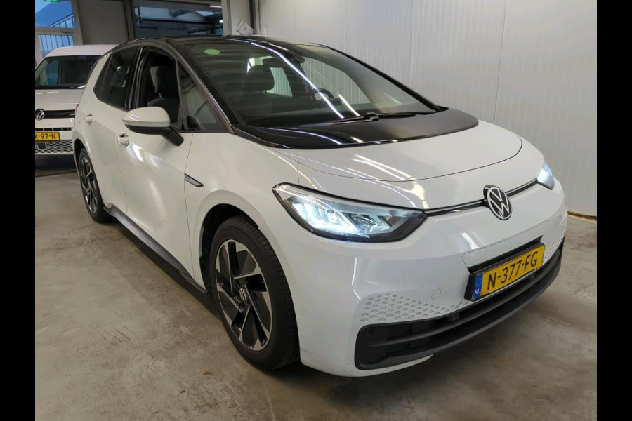 Volkswagen ID.3 Life 58 kWh Navigatie Apple Carplay/Android Auto Parkeersensoren Adaptive Cruise Control Stoel- en stuurverwarming Lichtmetalen velgen Climate Control Volkswagen ID.3 Life 58 kWh Navigatie Apple Carplay/Android Auto Parkeersensoren Adaptive Cruise Control Stoel- en stuurverwarming Lichtmetalen velgen Climate Control