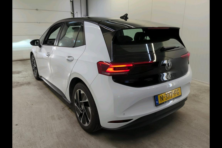 Volkswagen ID.3 Life 58 kWh Navigatie Apple Carplay/Android Auto Parkeersensoren Adaptive Cruise Control Stoel- en stuurverwarming Lichtmetalen velgen Climate Control Volkswagen ID.3 Life 58 kWh Navigatie Apple Carplay/Android Auto Parkeersensoren Adaptive Cruise Control Stoel- en stuurverwarming Lichtmetalen velgen Climate Control