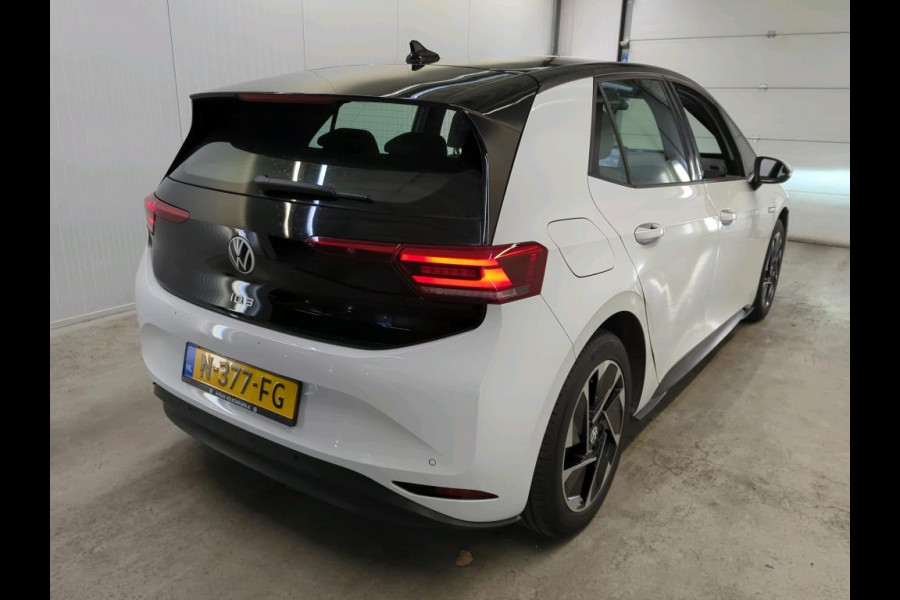 Volkswagen ID.3 Life 58 kWh Navigatie Apple Carplay/Android Auto Parkeersensoren Adaptive Cruise Control Stoel- en stuurverwarming Lichtmetalen velgen Climate Control Volkswagen ID.3 Life 58 kWh Navigatie Apple Carplay/Android Auto Parkeersensoren Adaptive Cruise Control Stoel- en stuurverwarming Lichtmetalen velgen Climate Control