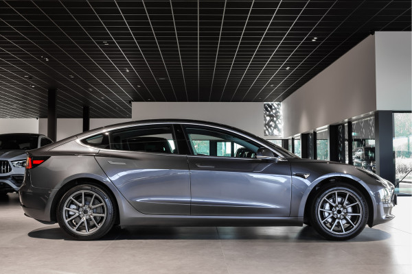 Tesla Model 3 Standard RWD Plus 60 kWh Pano|Leder|18"lmv|NL auto Tesla Model 3 Standard RWD Plus 60 kWh Pano|Leder|18"lmv|NL auto