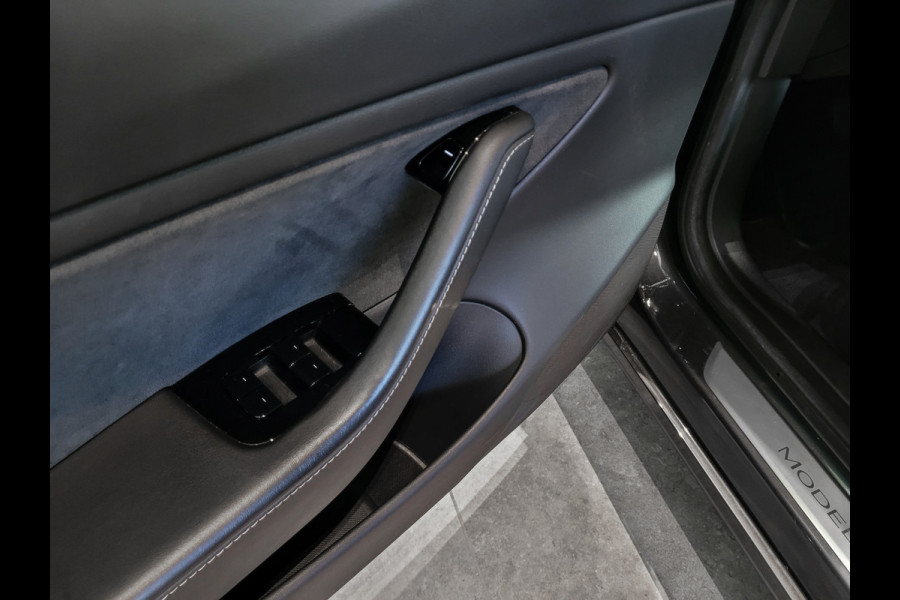 Tesla Model 3 Standard RWD Plus 60 kWh Pano|Leder|18"lmv|NL auto Tesla Model 3 Standard RWD Plus 60 kWh Pano|Leder|18"lmv|NL auto