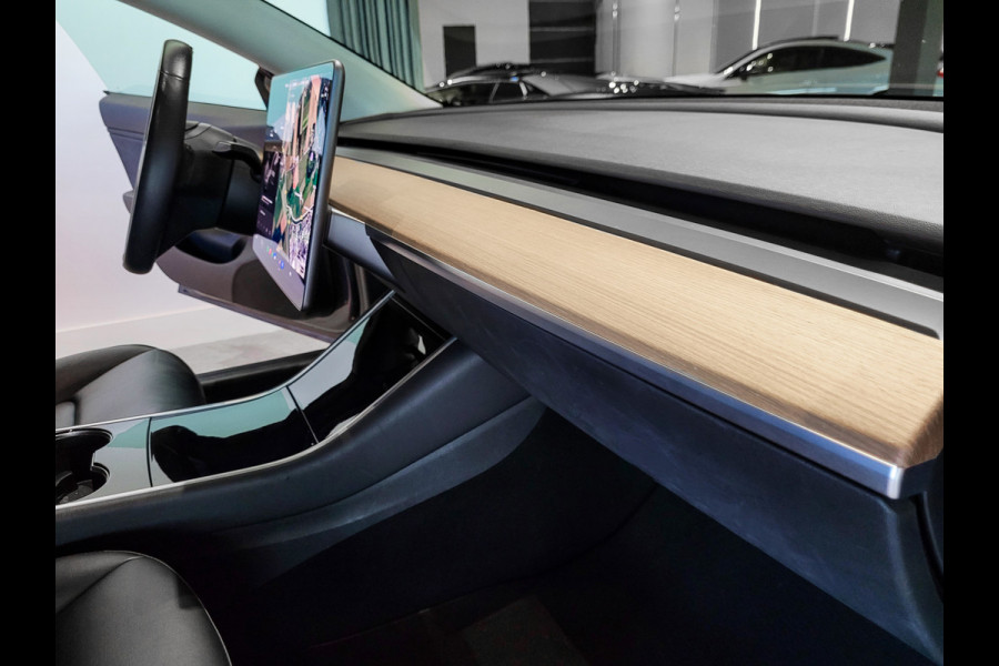 Tesla Model 3 Standard RWD Plus 60 kWh Pano|Leder|18"lmv|NL auto Tesla Model 3 Standard RWD Plus 60 kWh Pano|Leder|18"lmv|NL auto
