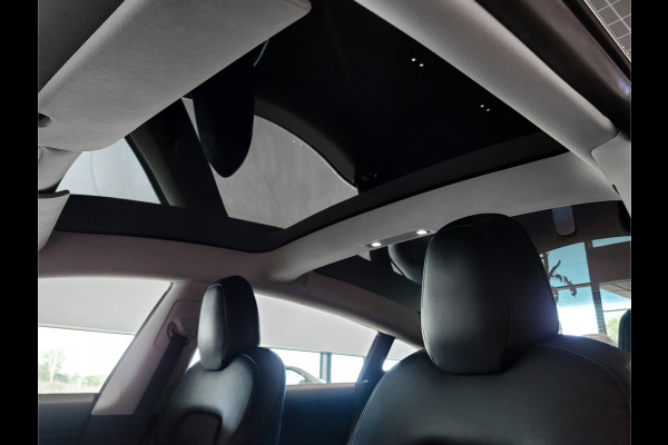 Tesla Model 3 Standard RWD Plus 60 kWh Pano|Leder|18"lmv|NL auto Tesla Model 3 Standard RWD Plus 60 kWh Pano|Leder|18"lmv|NL auto