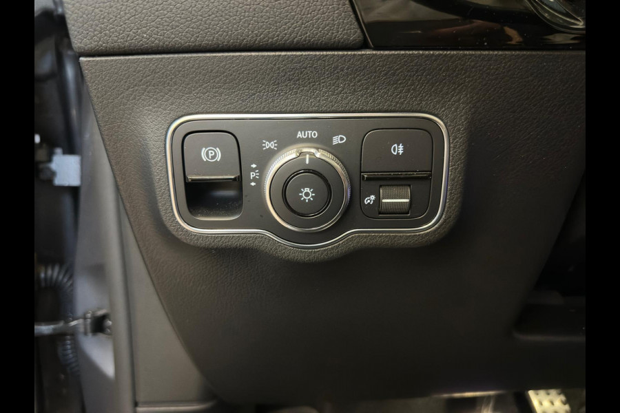 Mercedes-Benz B-Klasse 200 Business Solution AMG|NAP|PANO|DEALER ONDERHOUDEN Mercedes-Benz B-Klasse 200 Business Solution AMG|NAP|PANO|DEALER ONDERHOUDEN