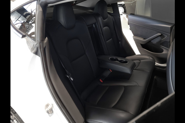 Tesla Model 3 Standard RWD Plus 60 kWh Pano|Leder|Autopilot|NL auto Tesla Model 3 Standard RWD Plus 60 kWh Pano|Leder|Autopilot|NL auto