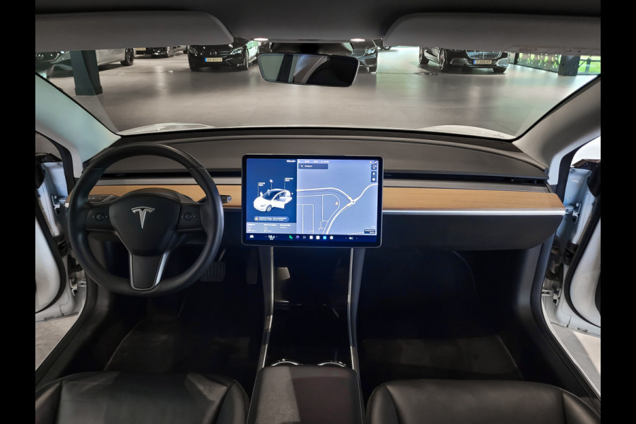 Tesla Model 3 Standard RWD Plus 60 kWh Pano|Leder|Autopilot|NL auto Tesla Model 3 Standard RWD Plus 60 kWh Pano|Leder|Autopilot|NL auto