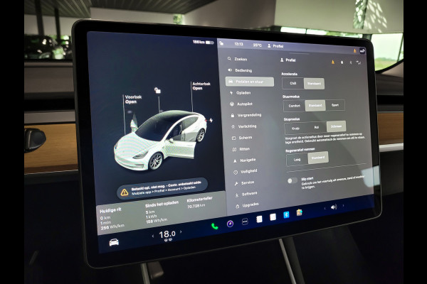 Tesla Model 3 Standard RWD Plus 60 kWh Pano|Leder|Autopilot|NL auto Tesla Model 3 Standard RWD Plus 60 kWh Pano|Leder|Autopilot|NL auto