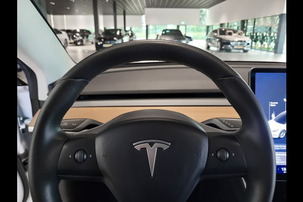 Tesla Model 3 Standard RWD Plus 60 kWh Pano|Leder|Autopilot|NL auto Tesla Model 3 Standard RWD Plus 60 kWh Pano|Leder|Autopilot|NL auto