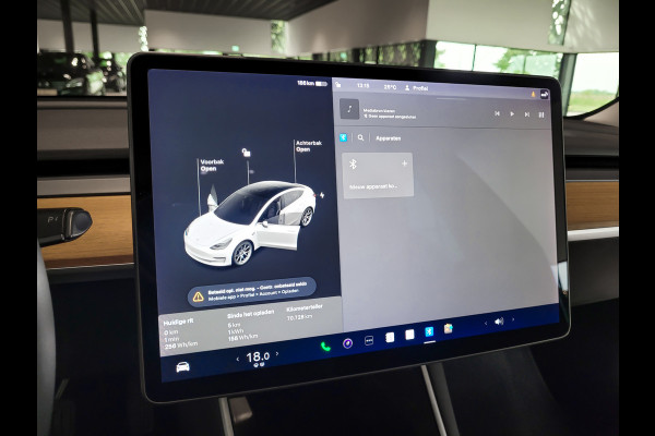 Tesla Model 3 Standard RWD Plus 60 kWh Pano|Leder|Autopilot|NL auto Tesla Model 3 Standard RWD Plus 60 kWh Pano|Leder|Autopilot|NL auto