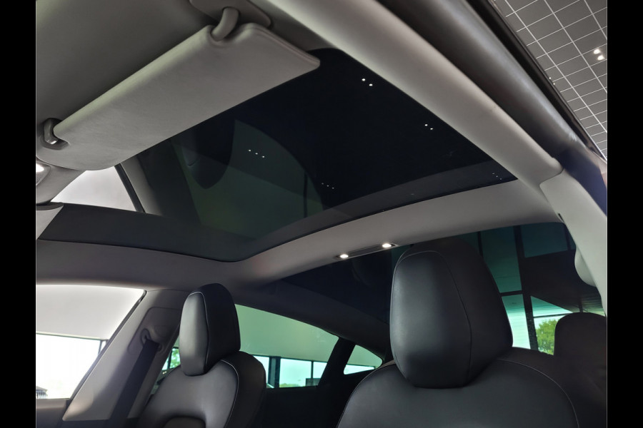 Tesla Model 3 Standard RWD Plus 60 kWh Pano|Leder|Autopilot|NL auto Tesla Model 3 Standard RWD Plus 60 kWh Pano|Leder|Autopilot|NL auto