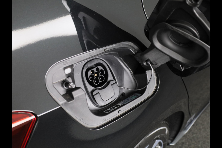 CUPRA Born Business Limited 63 kWh 232PK | Stoel & Stuurverwarming | Achteruitrijcamera | Navigatie | Keyless Entry | Draadloze Carplay en Androidauto | CUPRA Born Business Limited 63 kWh 232PK | Stoel & Stuurverwarming | Achteruitrijcamera | Navigatie | Keyless Entry | Draadloze Carplay en Androidauto |