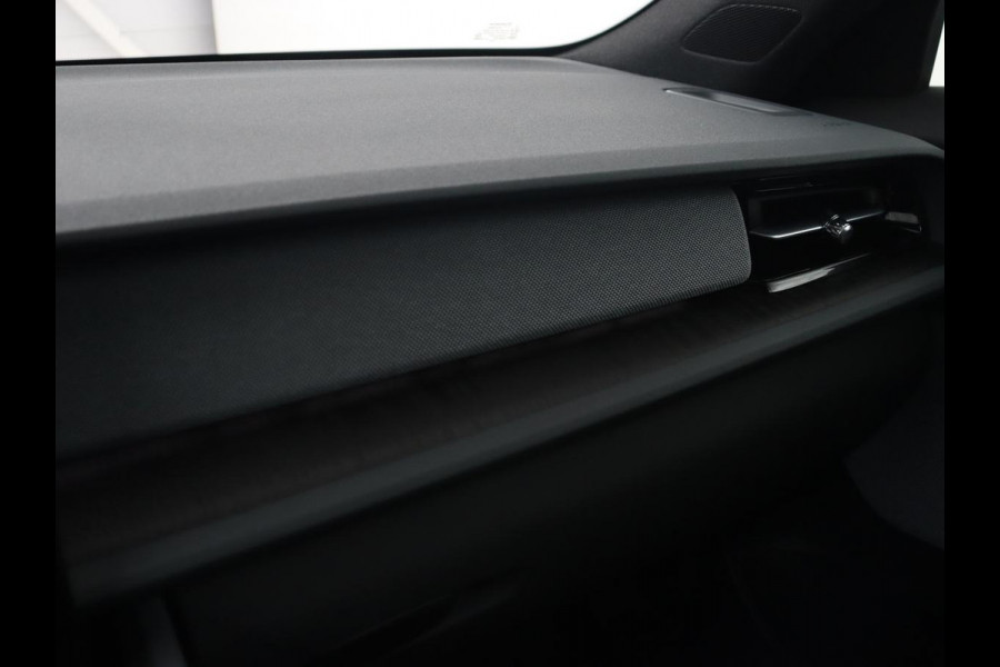 Polestar 2 Long Range Dual Motor Launch Edition 78kWh | Panoramadak | Trekhaak | Stoel & stuurverwarming | 360 camera | Adaptive cruise | Harman/Kardon | Carplay